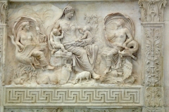 Tellus Matter, détail autel de la paix, Rome, 13ème-9ème av. J.-C. - wikimédia commons, par Sailko — Travail personnel, CC BY 2.5,