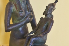 Isis allaitant Horus, musée du Louvre, antiquité égyptienne - SL2018