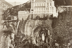 Sanctuaires de Lourdes - wikimedia commons, domaine public