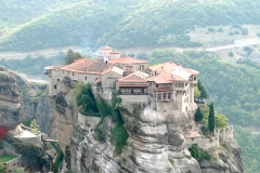 Monastère de Varlaam fait partie de ceux des Météores  en Grèce - wikimedia commons, Bernard Gagnon, CC BY-SA 4.0