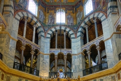 Chapelle palatine, Aix la Chapelle, 8ème siècle - wikimedia commons, Velvet  CC BY-SA 3.0