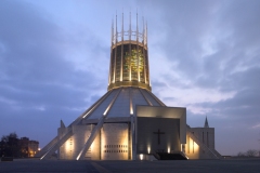 Cathédrale métropolitaine du Christ Roi de Liverpool,Frederick Gibberd, 1967 - wikimedia commons, Chowells, CC BY 2.5