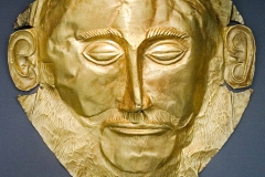 Masque funéraire mycénien dit d’Agamemnon, 16ème siècle av. J.C., musée national archéologique d'Athènes  - wikimedia commons CC BY-SA 3.0