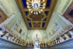 Salle des philosophes, musée romain du capitole - wikimedia commons, par Khalilov, travail personnel CC BY-SA 4.0