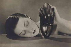 Man Ray, Noire et Blanche 1926 - wikimedia commons, domaine public