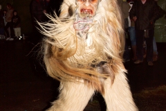 Krampus, fête, Autriche, 2008 - wikimedia commons, par  MatthiasKabel, Travail personnel, CC BY-SA 3.0,