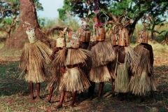 Rite de passage au Malawi, ethnie Yao - wikimedia commons, par Steve Evans from Citizen of the World — Malawi, CC BY 2.0,