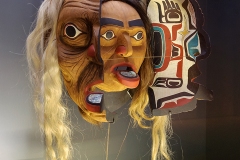 Masque de transformation Kwakwaka’wakw, Canada - wikimedia commons, par Myrabella, CC BY SA 4.0