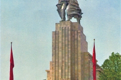 L’ouvrier et la kolkhozienne, pavillon de l’URSS, Exposition universelle 1937, Vera Moukhina - Wikimedia commons, domaine public