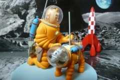 Scène de Tintin, on a marché sur la lune, Hergé, 1954 - wikimedia commons, Hdeinert2002 — Travail personnel, CC0,